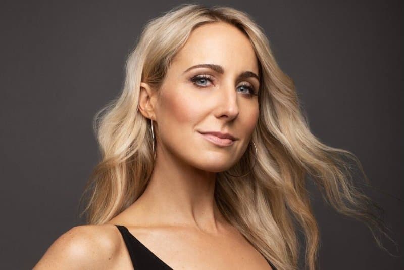 Nikki Glaser 5
