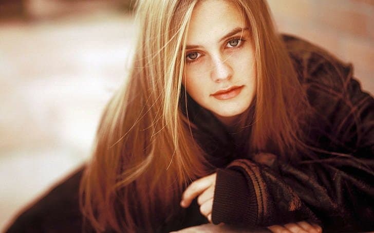 Alicia Silverstone 4